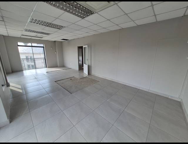 136M² OFFICE TO LET IN SUNNINGHILL